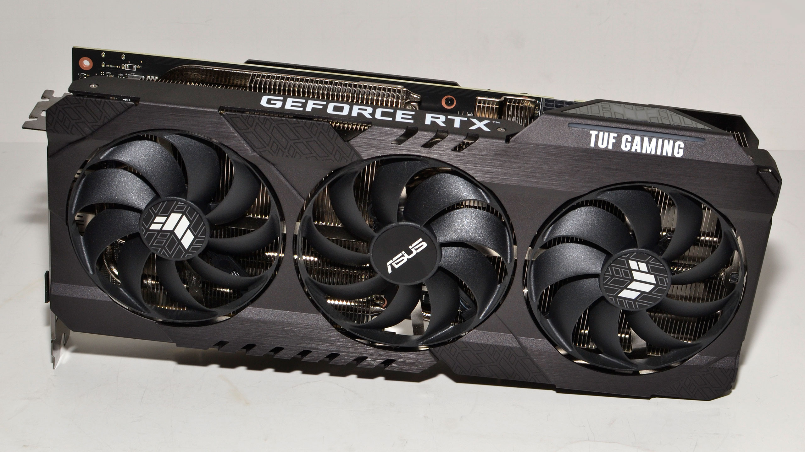 You are currently viewing RTX 4090 TUF vs TUF OC: Which is Better?